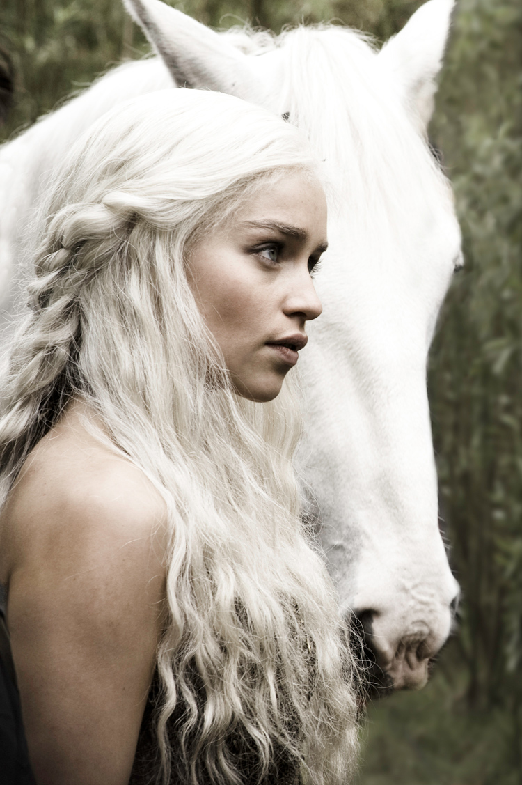 Emilia-Clarke-Daenarys-Targaryen-game-of-thrones.jpg