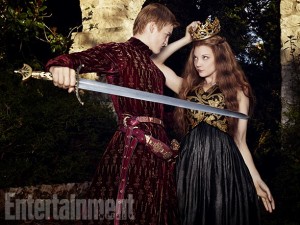 Margaery-Tyrell-King-Joffrey-Baratheon-03